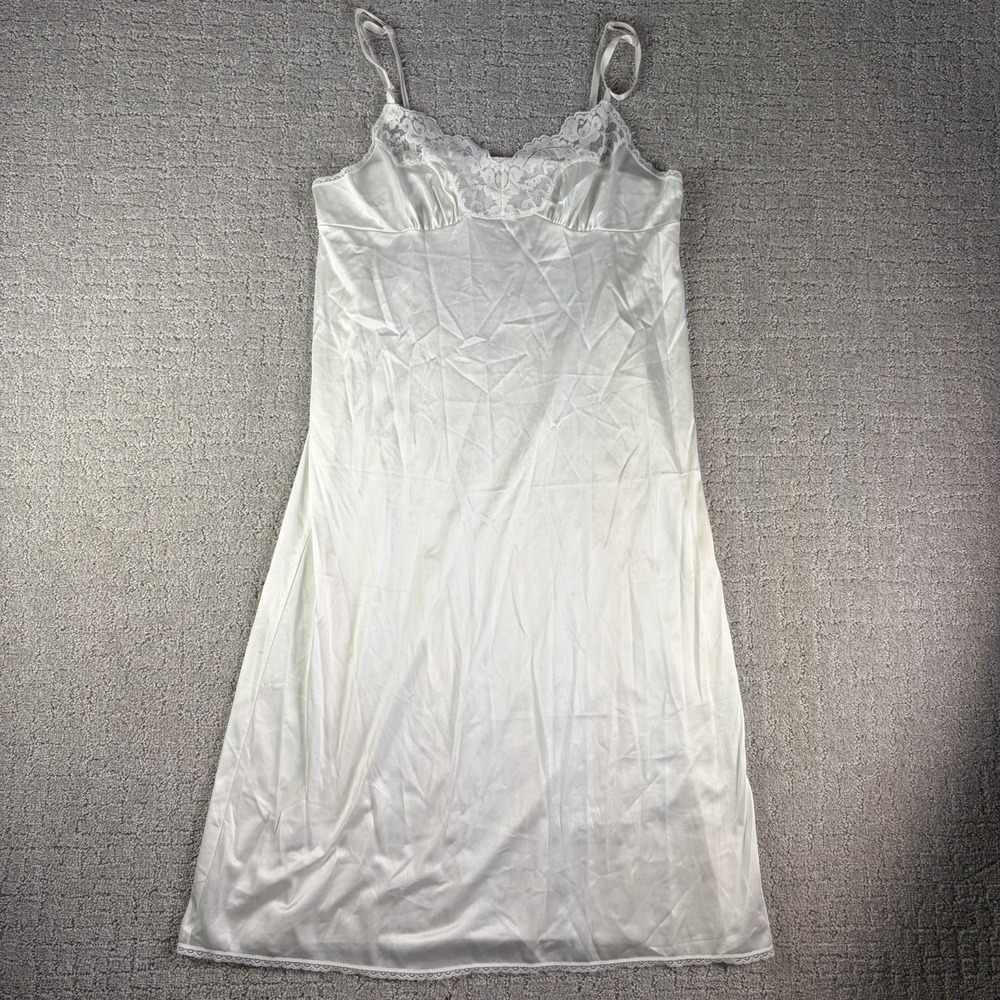 Vassarette Vintage White Nylon Full Slip Lace Sweetheart Neckline Sz 36 USA